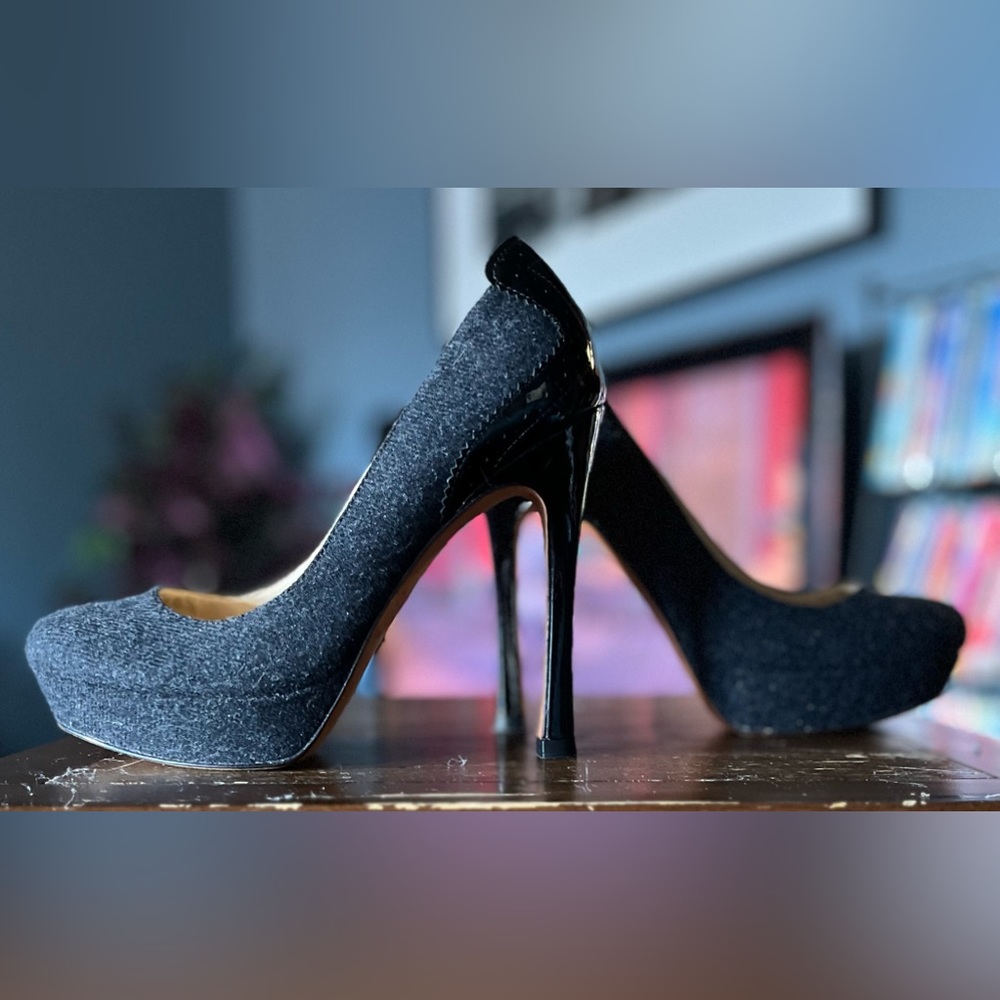 Ivanka Trump Grey Flannel Pumps - size 7M